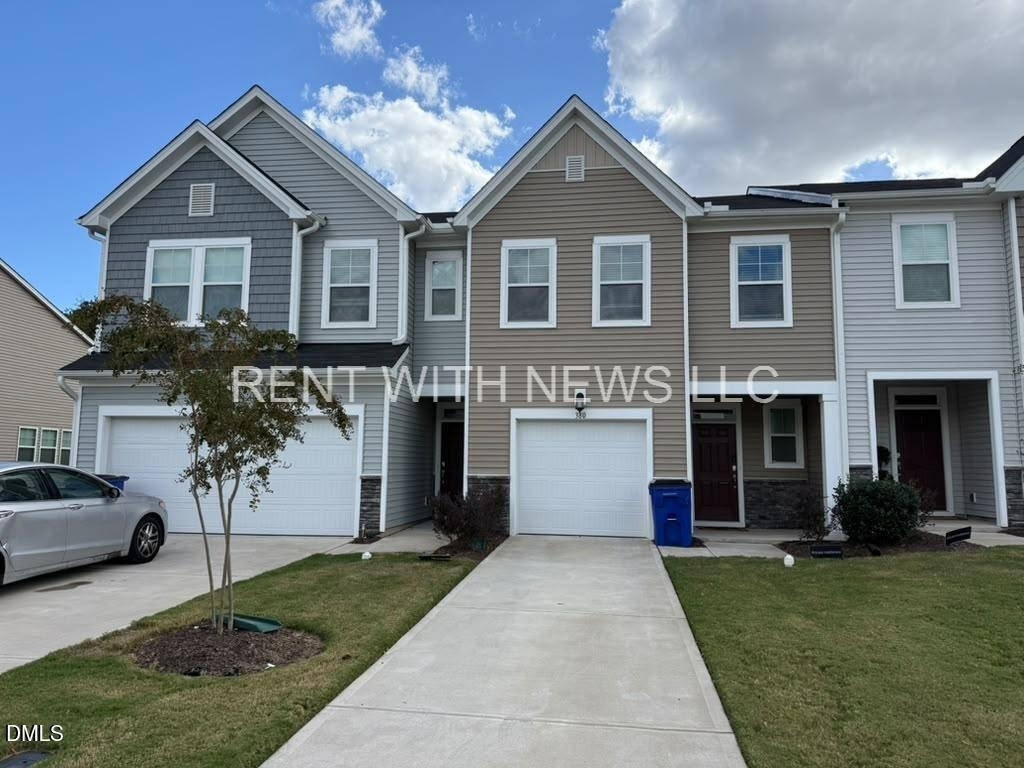 380 Thompson Overlook Way - Photo 0