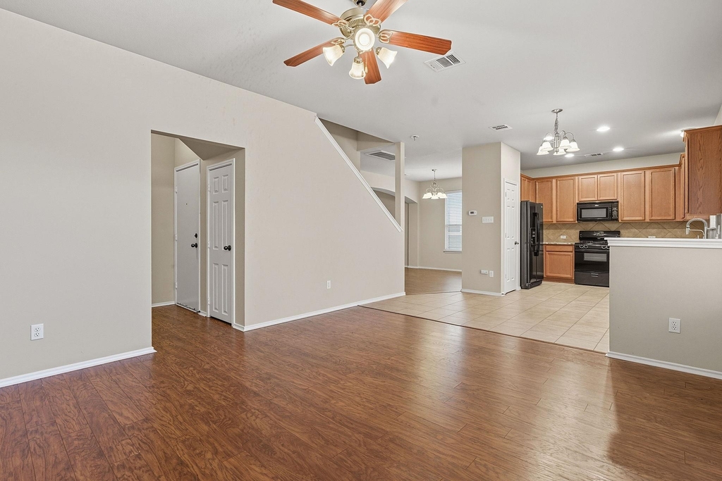 10512 Wylie Dr - Photo 5