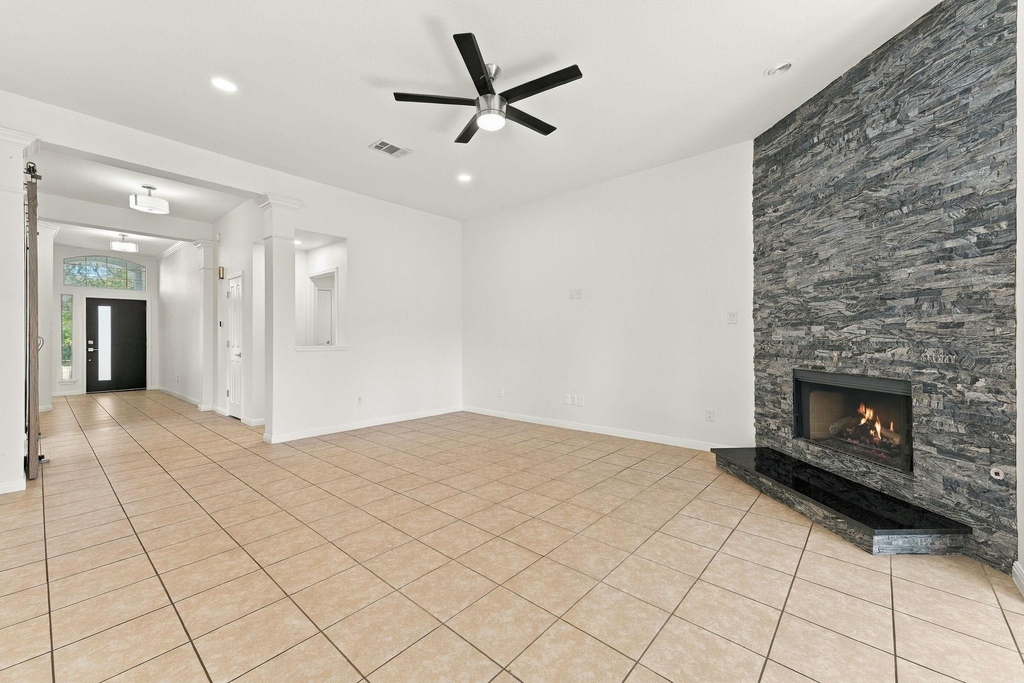 6309 Clarion Dr - Photo 5
