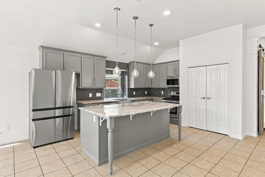 6309 Clarion Dr - Photo 7