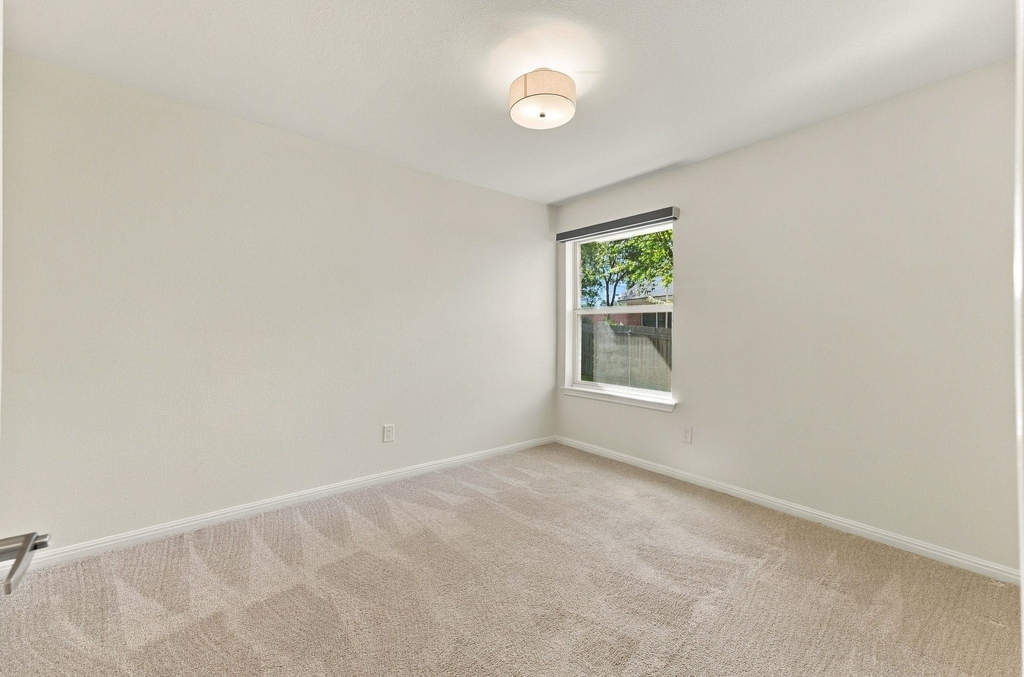 6309 Clarion Dr - Photo 18