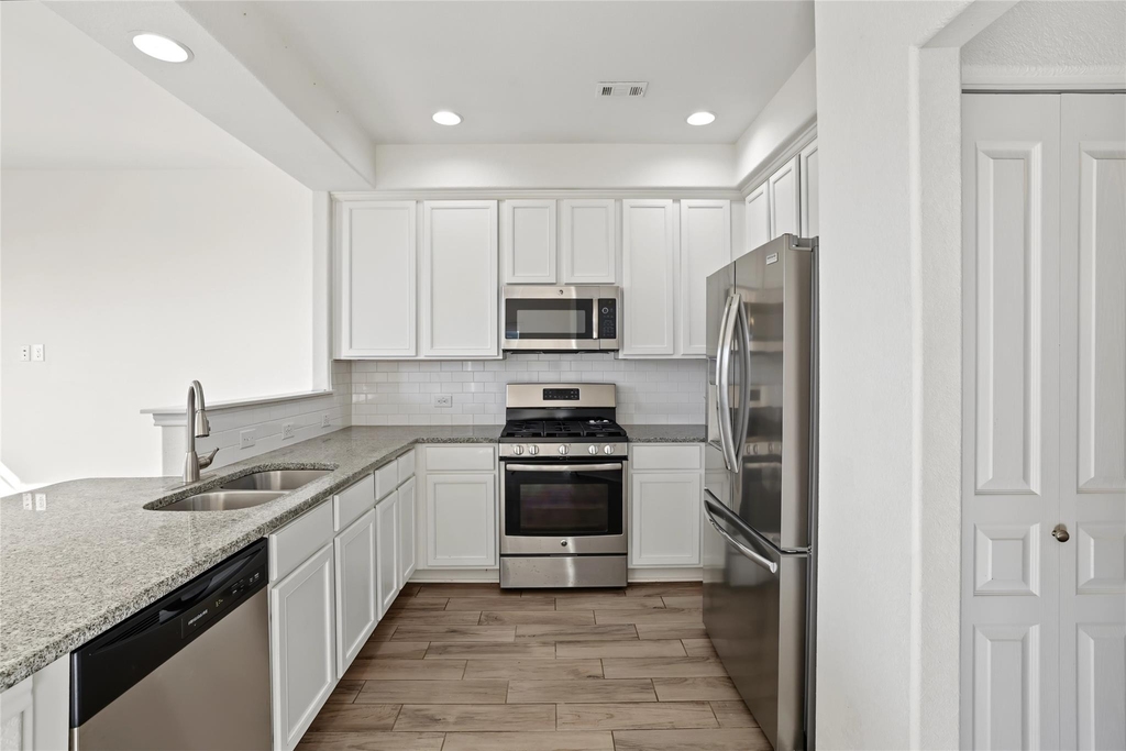 1244 Nevarez Dr - Photo 16