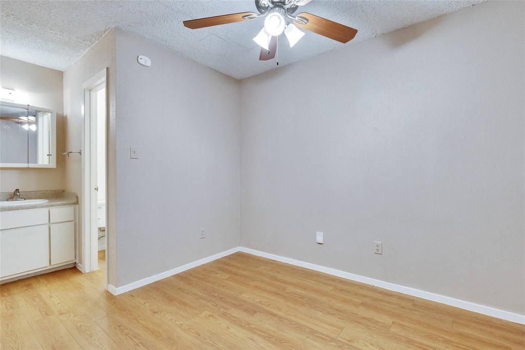 400 W 34th St - Photo 21