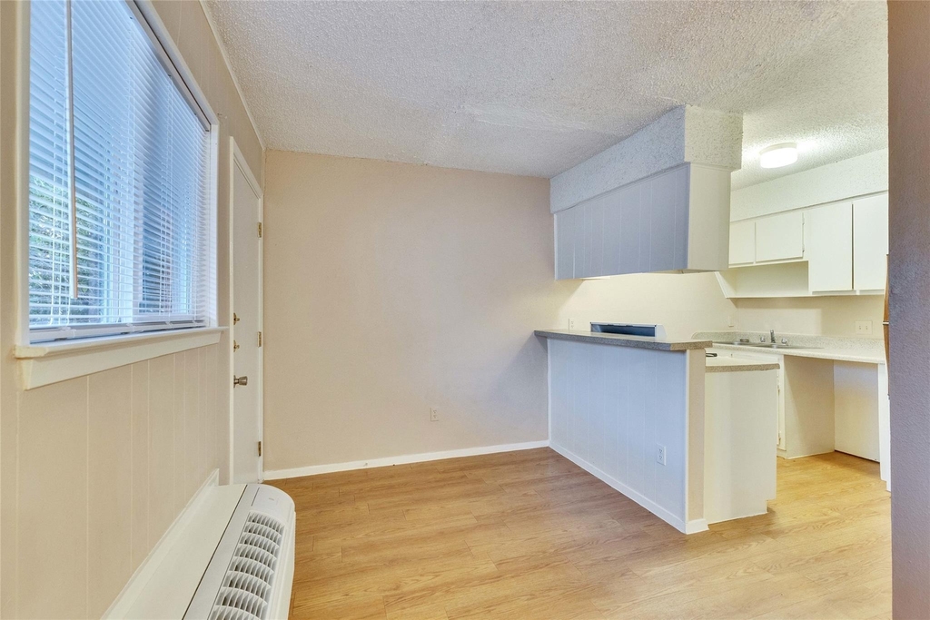 400 W 34th St - Photo 11