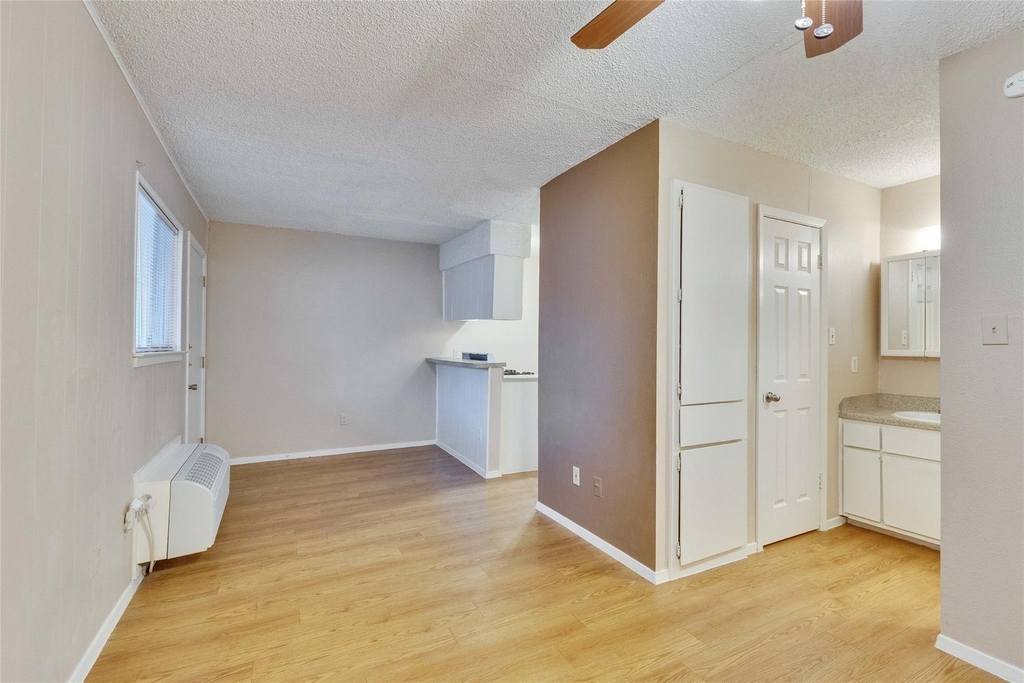 400 W 34th St - Photo 12