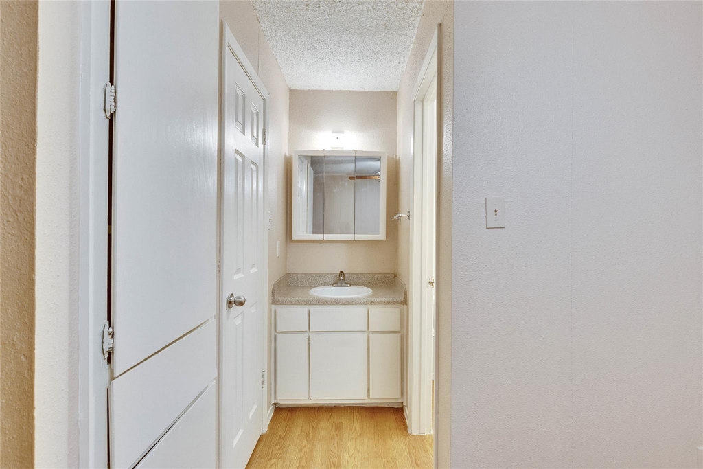 400 W 34th St - Photo 15