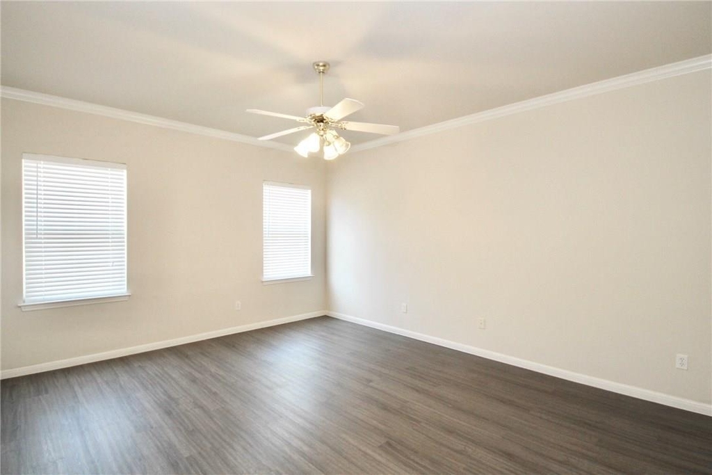 9521 Stanwich Dr - Photo 8