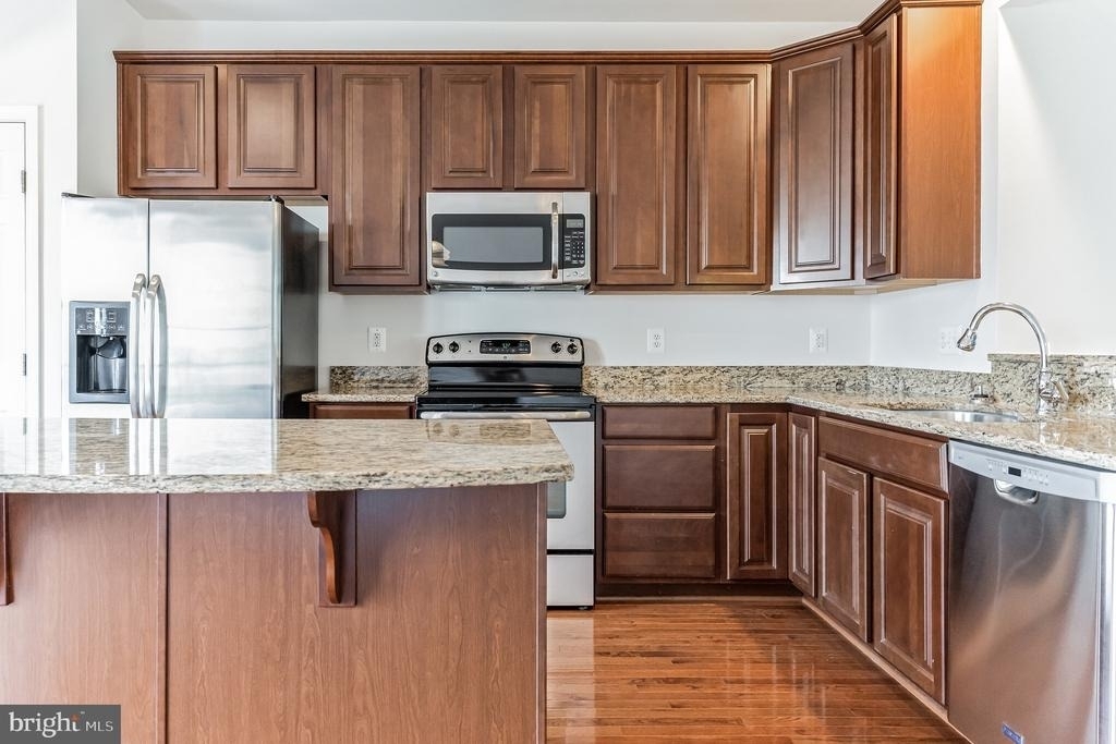 7039 Trek Way - Photo 32