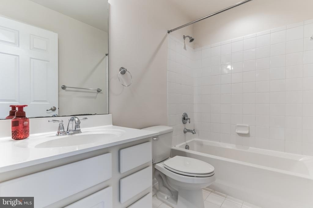 7039 Trek Way - Photo 37
