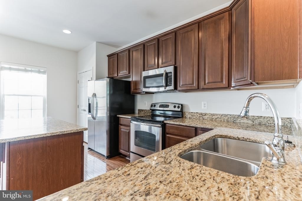 7039 Trek Way - Photo 33