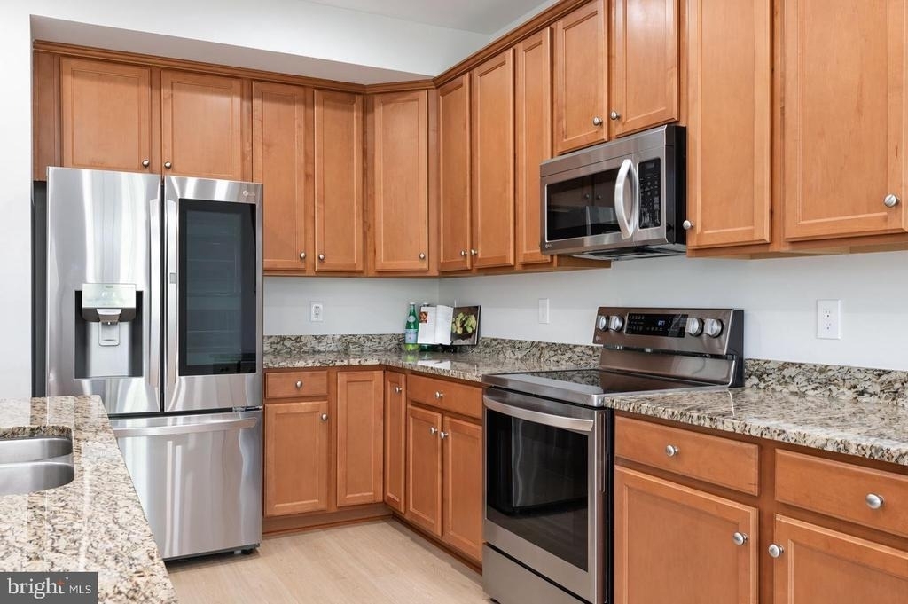 2625 Eastbourne Drive - Photo 9
