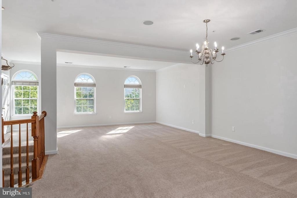 2625 Eastbourne Drive - Photo 11