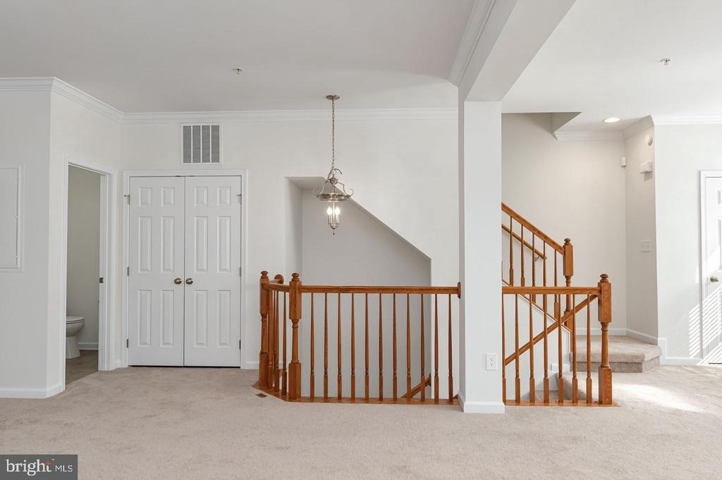 2625 Eastbourne Drive - Photo 2