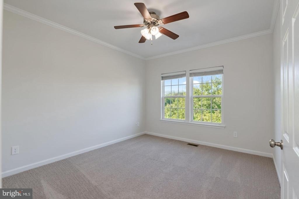2625 Eastbourne Drive - Photo 32