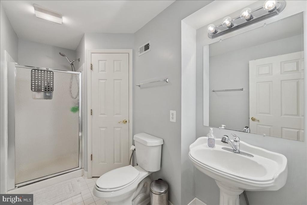 44462 Tyrone Terrace - Photo 34