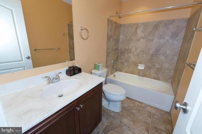 23458 Belvoir Woods Terrace - Photo 12