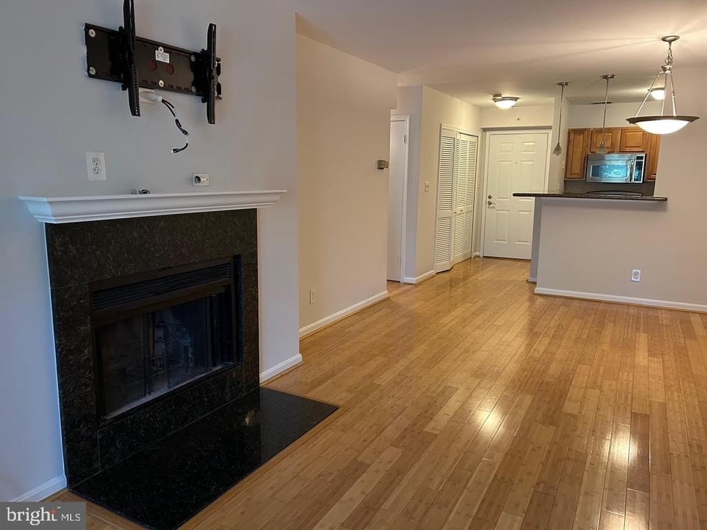 3175 Summit Square Drive - Photo 3