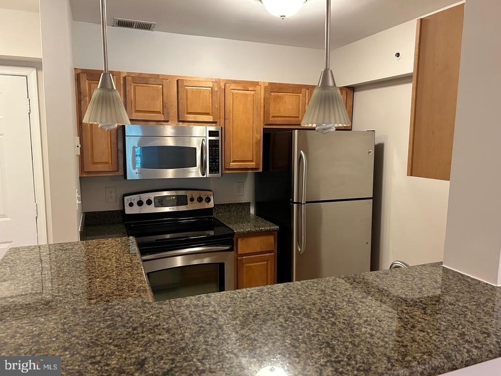 3175 Summit Square Drive - Photo 6