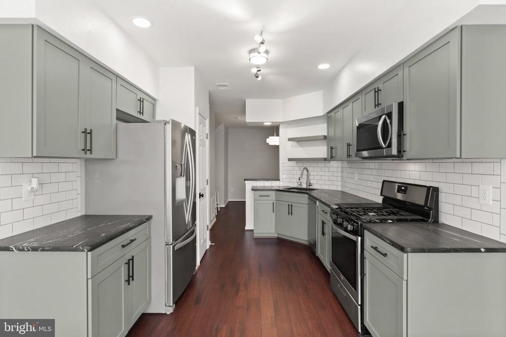14435 Fallscliff Lane - Photo 10