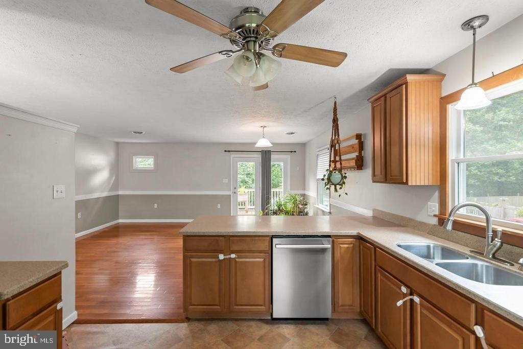 1226 Lakeview Drive - Photo 9