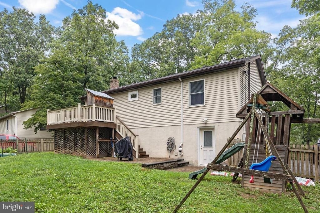 1226 Lakeview Drive - Photo 3
