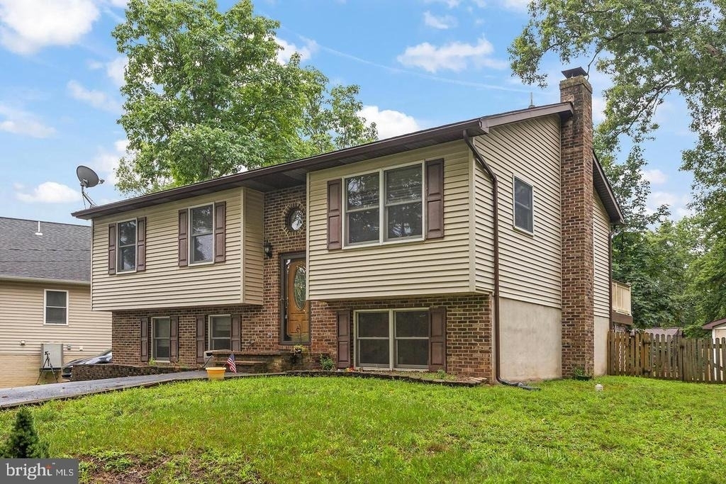1226 Lakeview Drive - Photo 4