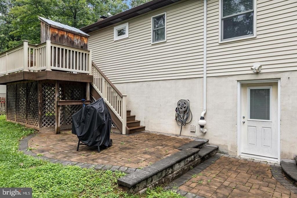 1226 Lakeview Drive - Photo 5