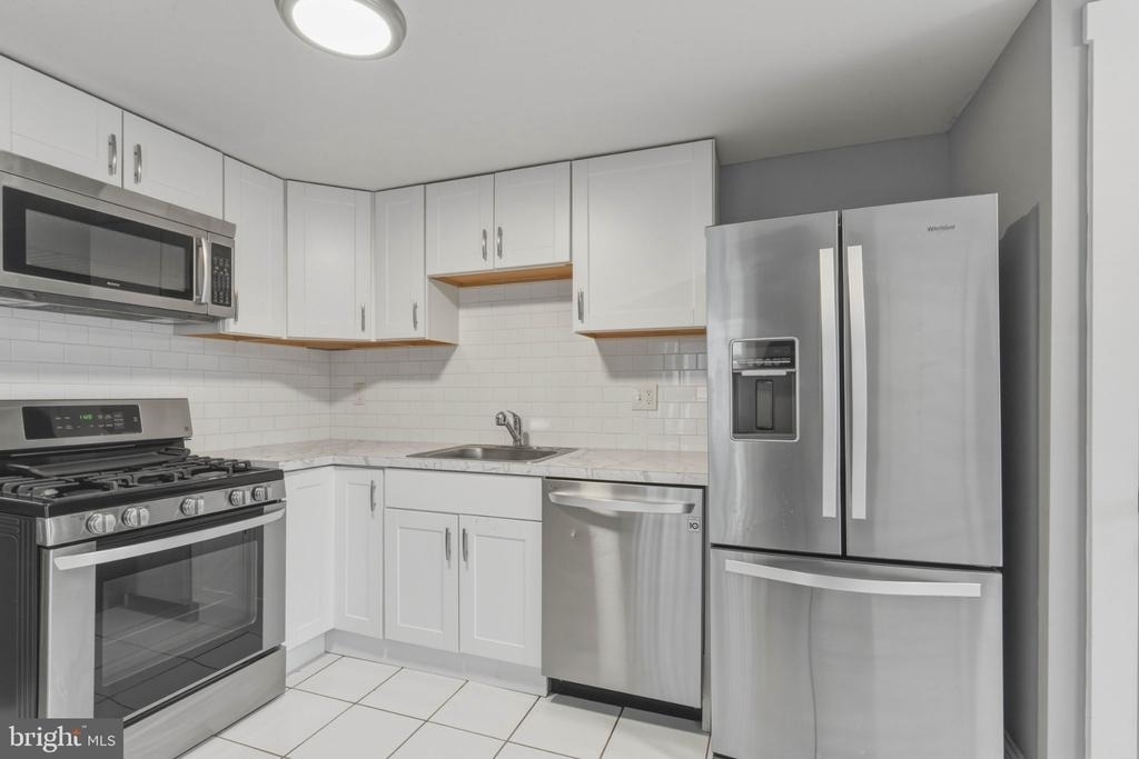 2756 E Pacific Street - Photo 32