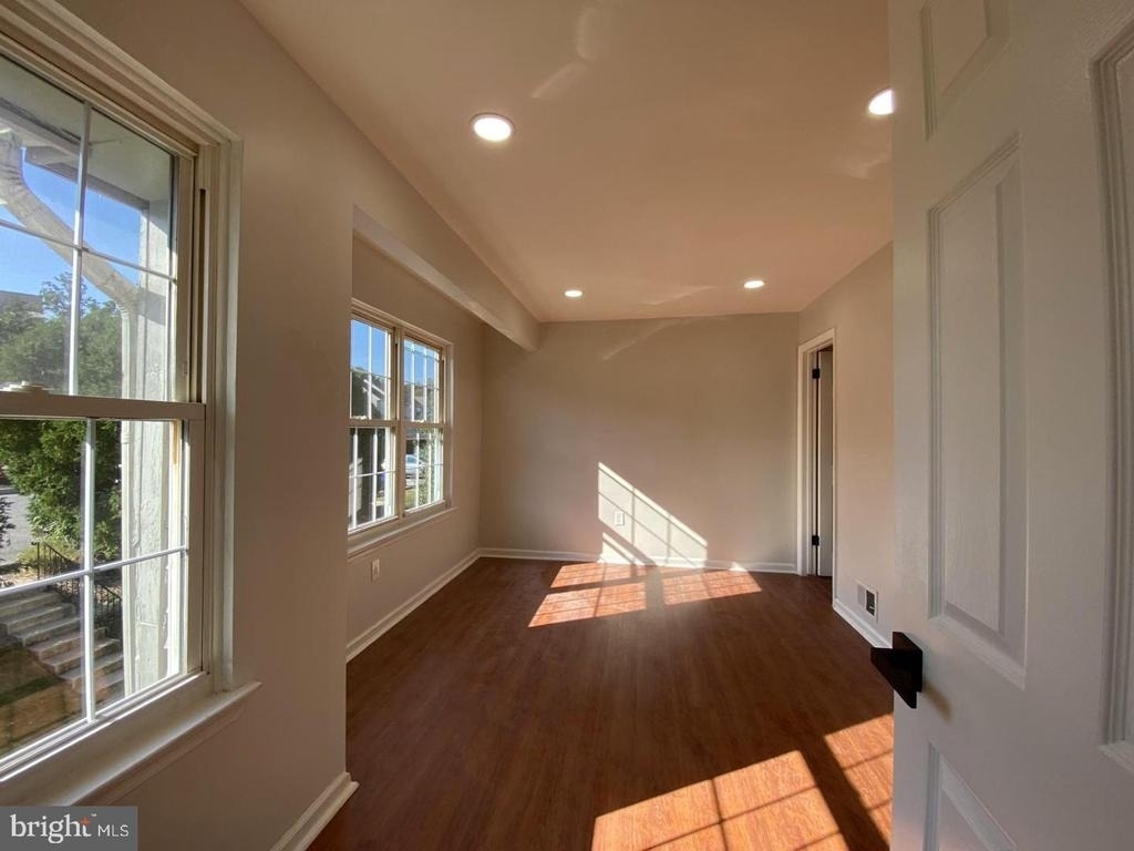 111 Knollwood Court - Photo 27