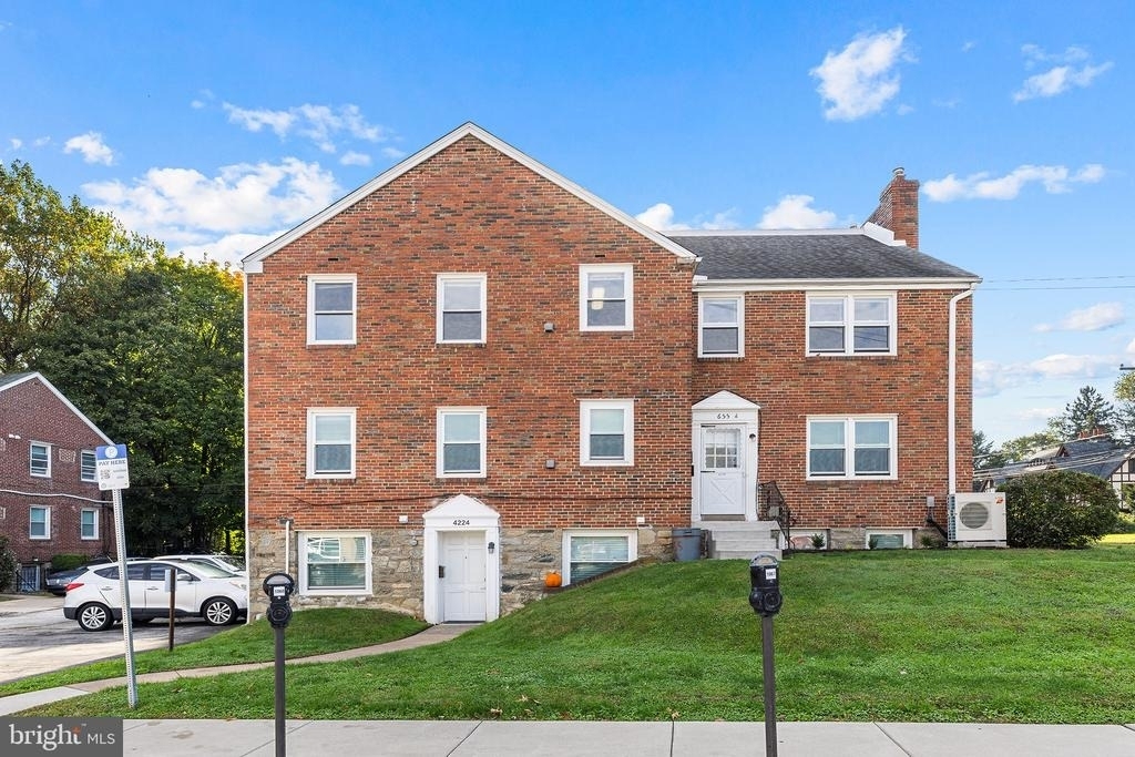 655 Drexel Avenue - Photo 2