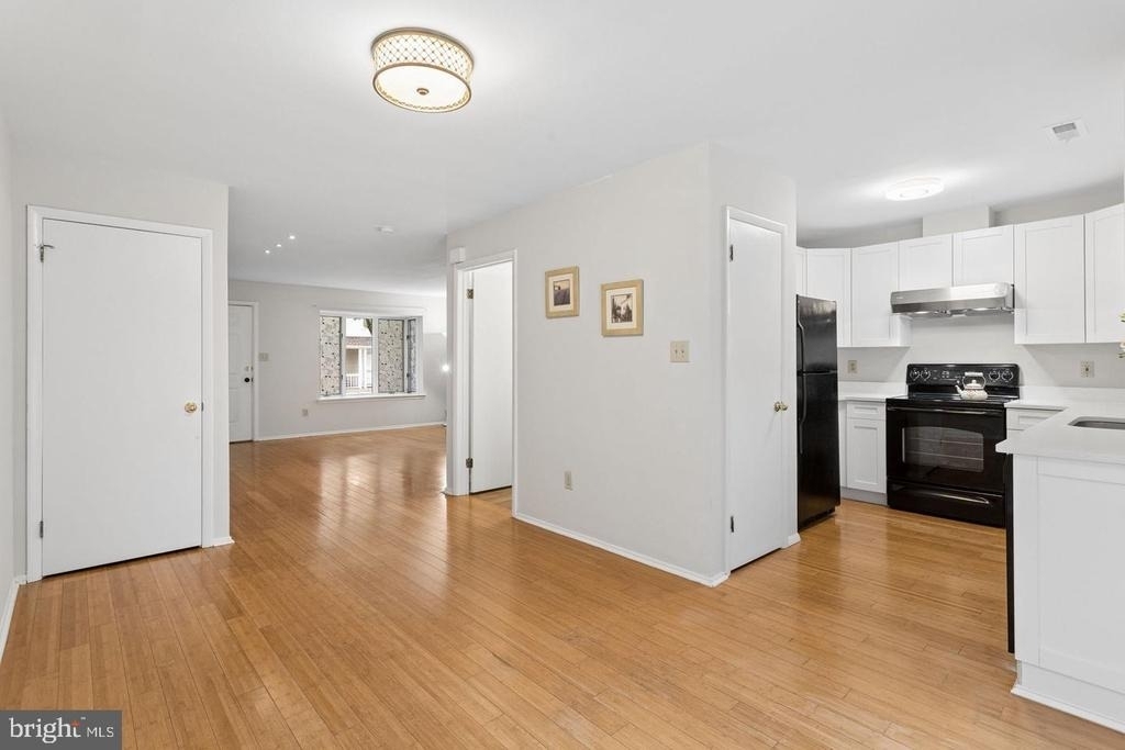 117 William Paterson Court - Photo 8