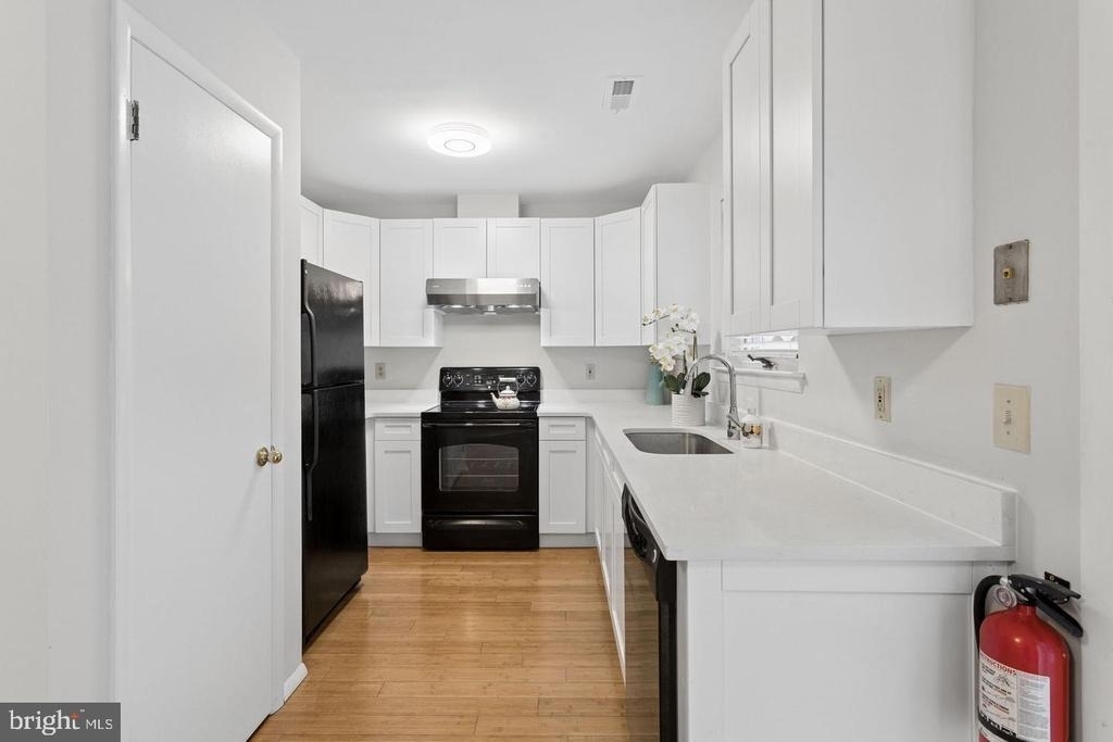 117 William Paterson Court - Photo 10