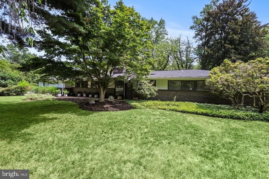 1004 Mercer Rd - Photo 1
