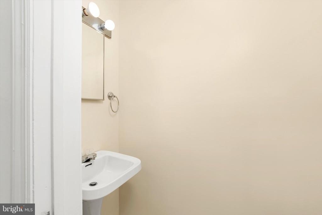 J4 Avon Drive - Photo 14