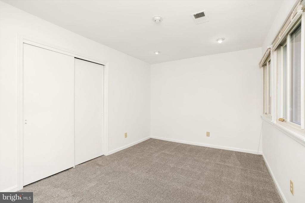 J4 Avon Drive - Photo 16