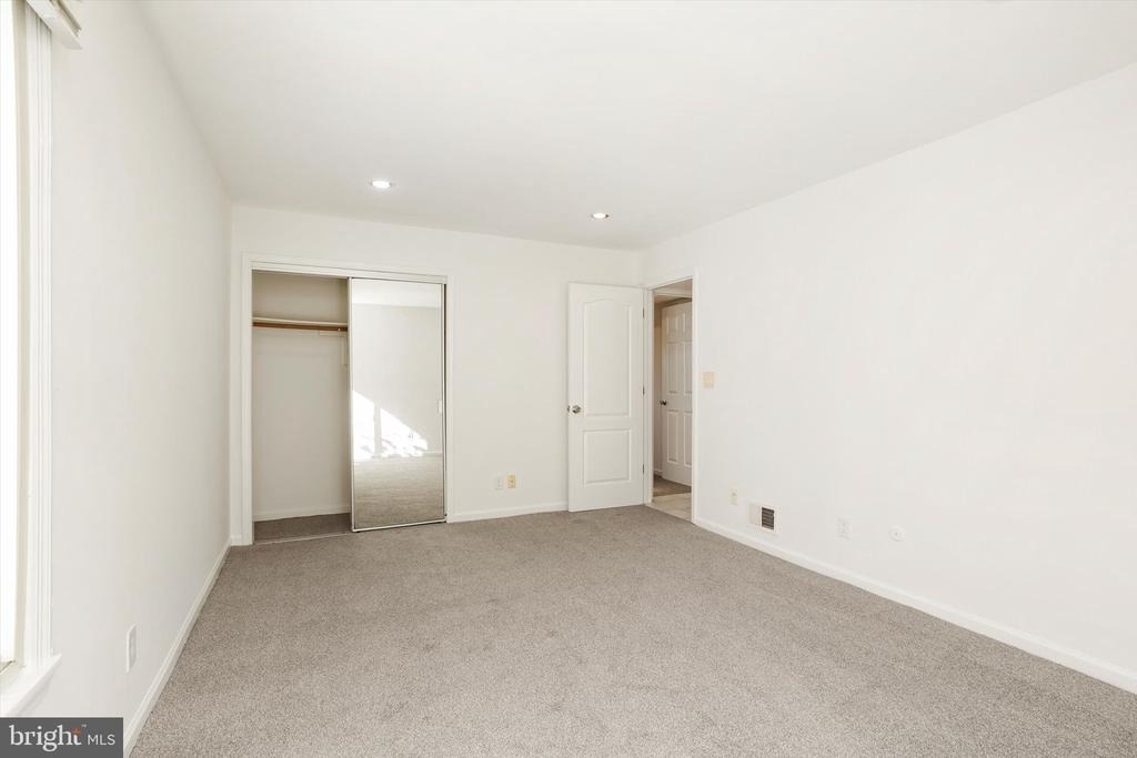 J4 Avon Drive - Photo 13