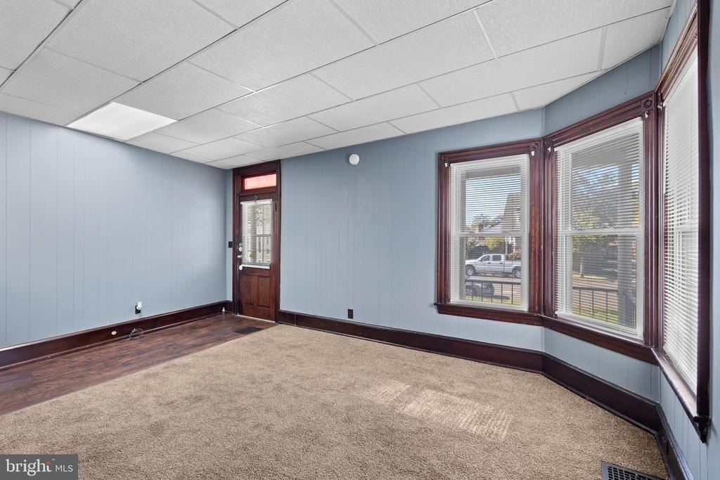 212 Helms Avenue - Photo 3