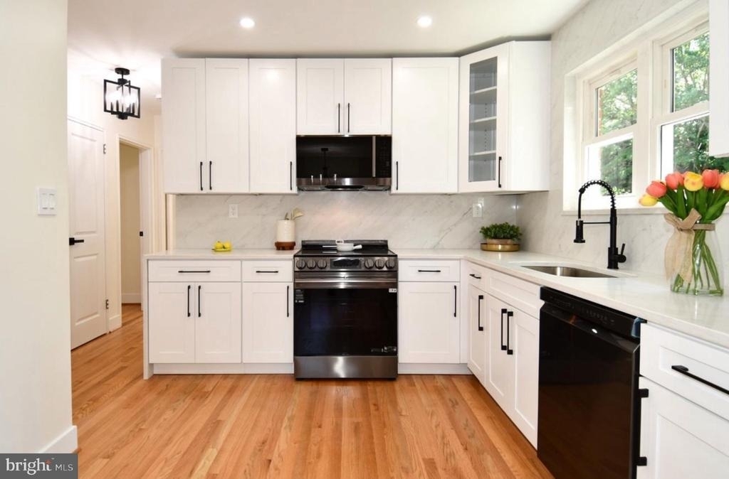 4008 Adams Drive - Photo 3