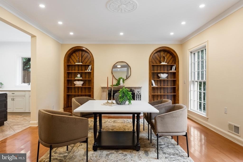 204 Primrose Street - Photo 3