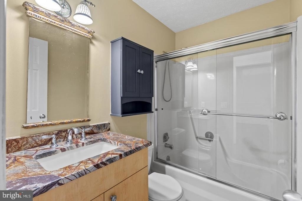 2915 South Court - Photo 15