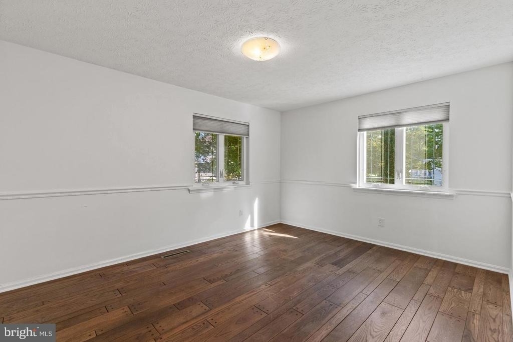 2915 South Court - Photo 16