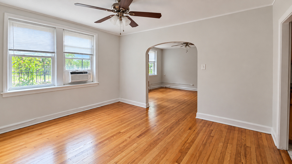 6420 N Newgard Avenue - Photo 2