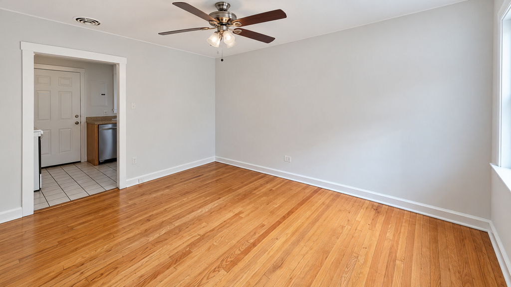 6420 N Newgard Avenue - Photo 8