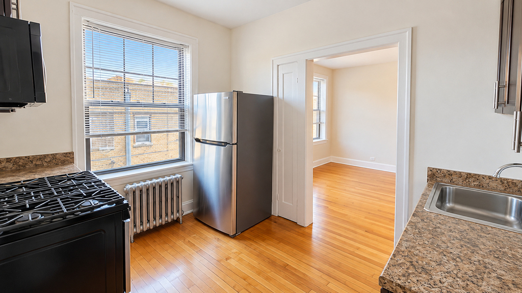 2336 W Addison Street - Photo 14