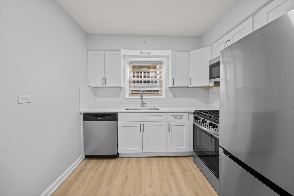 7827 North Avenue - Photo 8