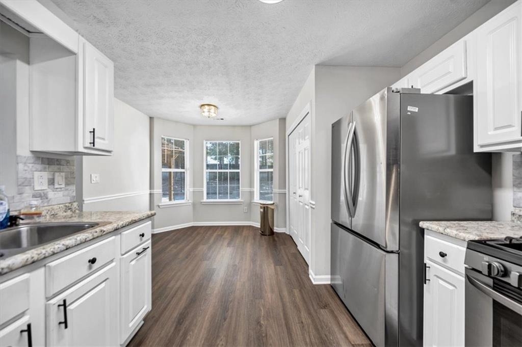 208 Coldsprings Court - Photo 11