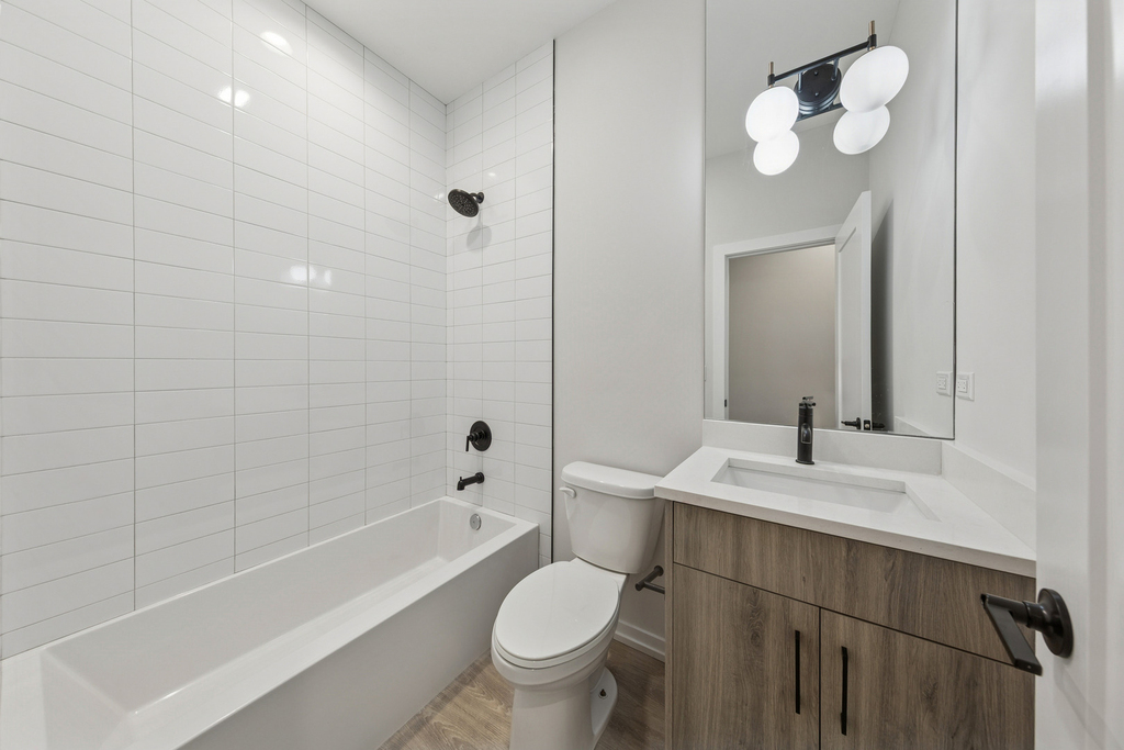 4904 S Saint Lawrence Avenue - Photo 8