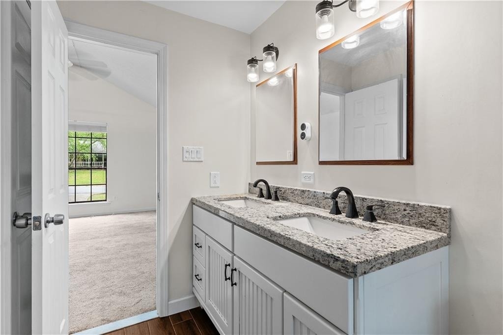 2568 Redfield Drive - Photo 24