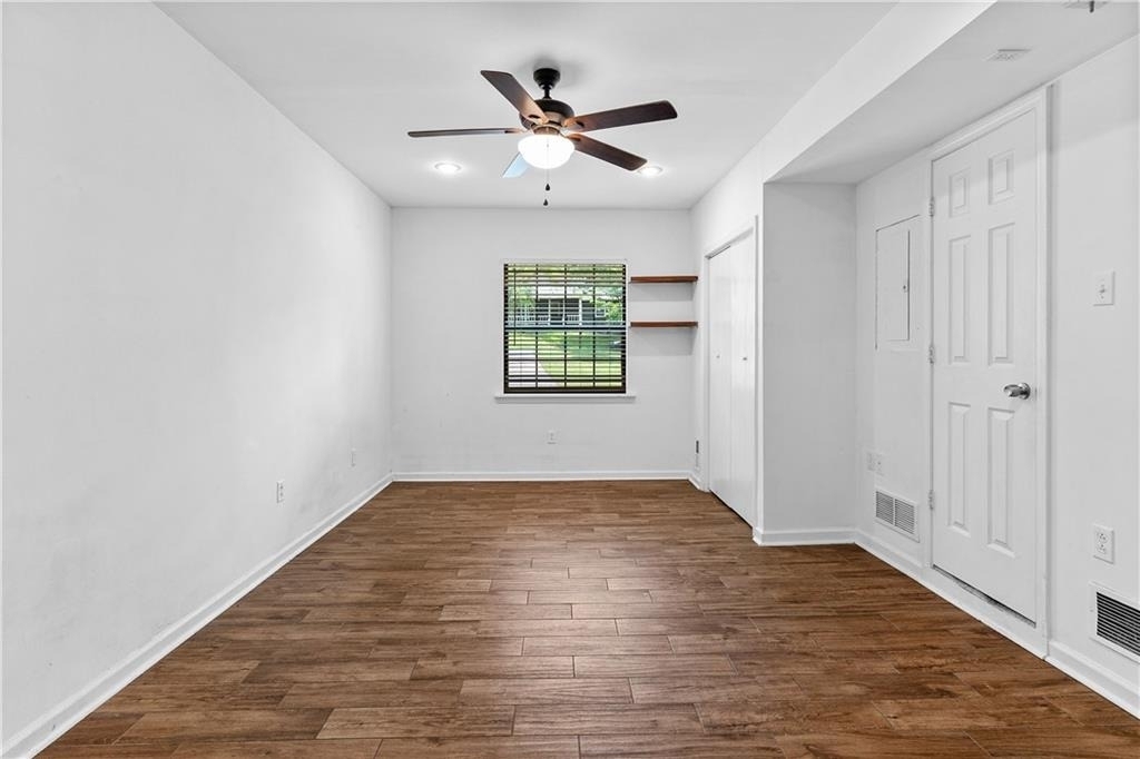 2568 Redfield Drive - Photo 15