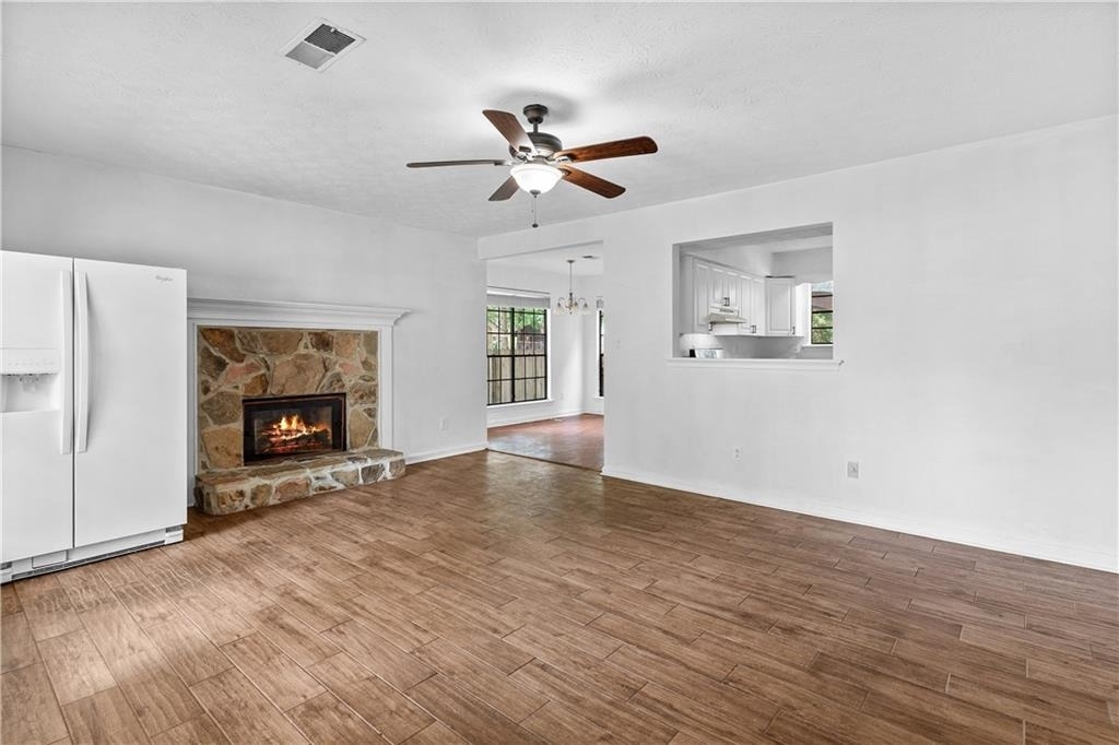 2568 Redfield Drive - Photo 5